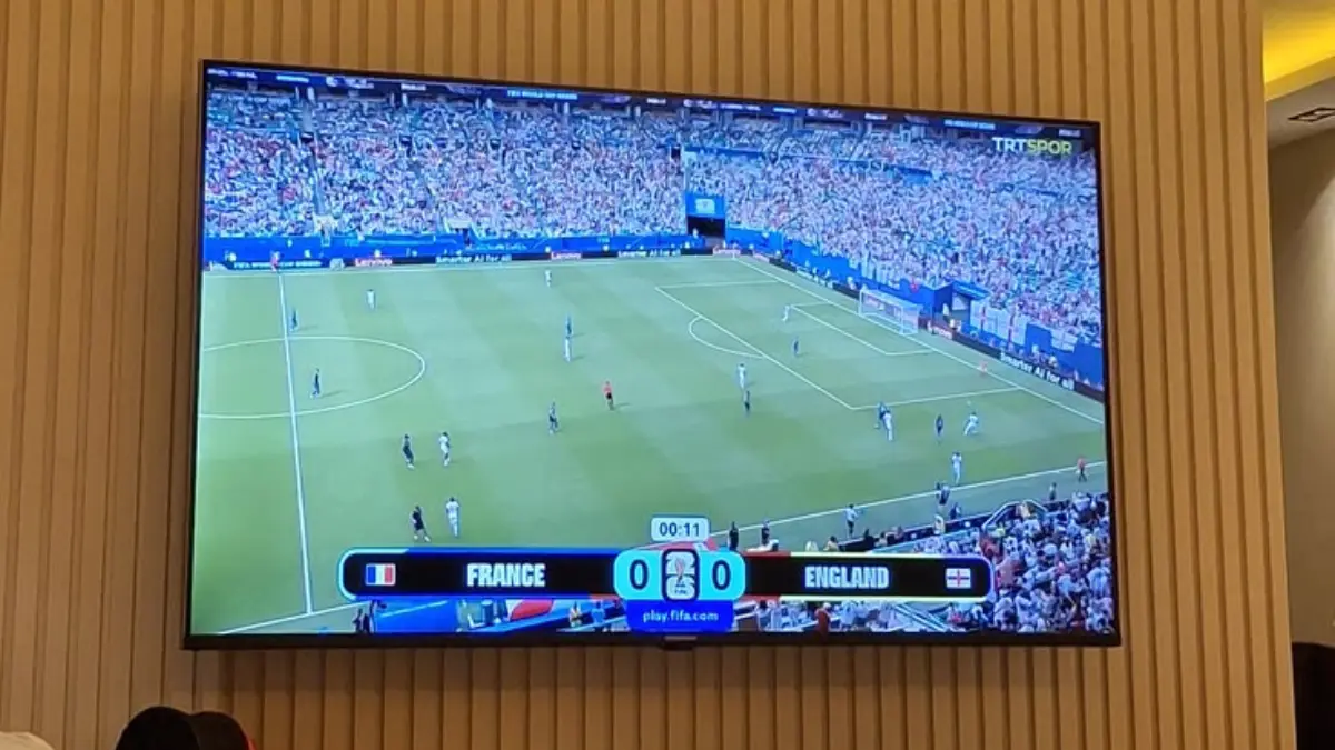 IPTV Subscription Guide IPTV subscription on a smart TV with IPTV Smarters Pro and TiviMate apps